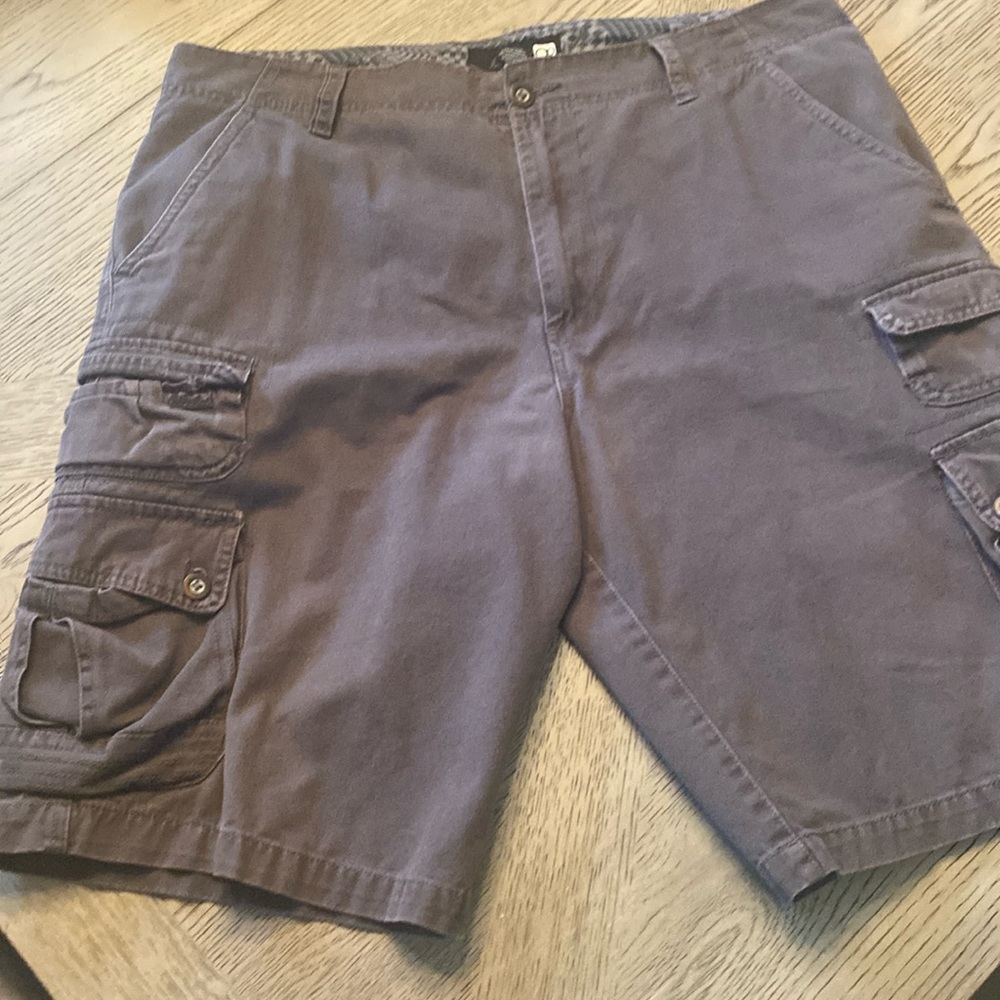 Men’s cargo shorts